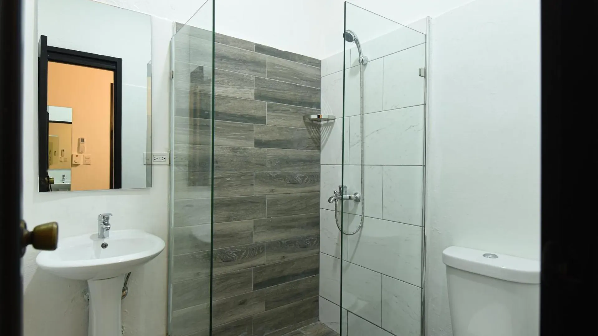 Ph 19 Guesthouse Hotel In Gazcue Σάντο Ντομίγκο